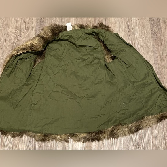 Reversible Vest - Picture 2 of 3